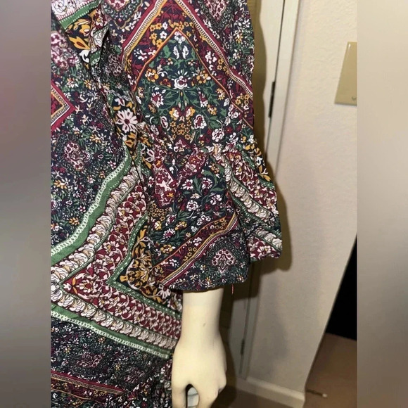 ROSE AND GRACE NYC BOHO RUFFLE OF THE SHOULDER MINI DRES WITH BELL SLEVES SIZE S - Picture 2 of 9